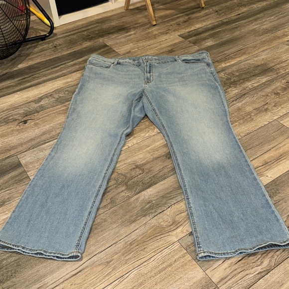 Old Navy Mid Rise Bootcut Jeans Size 22Short - Picture 3 of 5